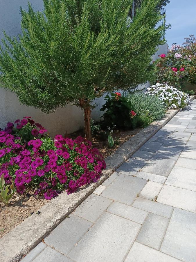 דירות ספליט Tonina - House With Terrace, Jacuzzi, Free Parking מראה חיצוני תמונה