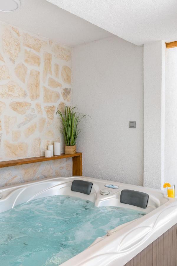 דירות ספליט Tonina - House With Terrace, Jacuzzi, Free Parking מראה חיצוני תמונה
