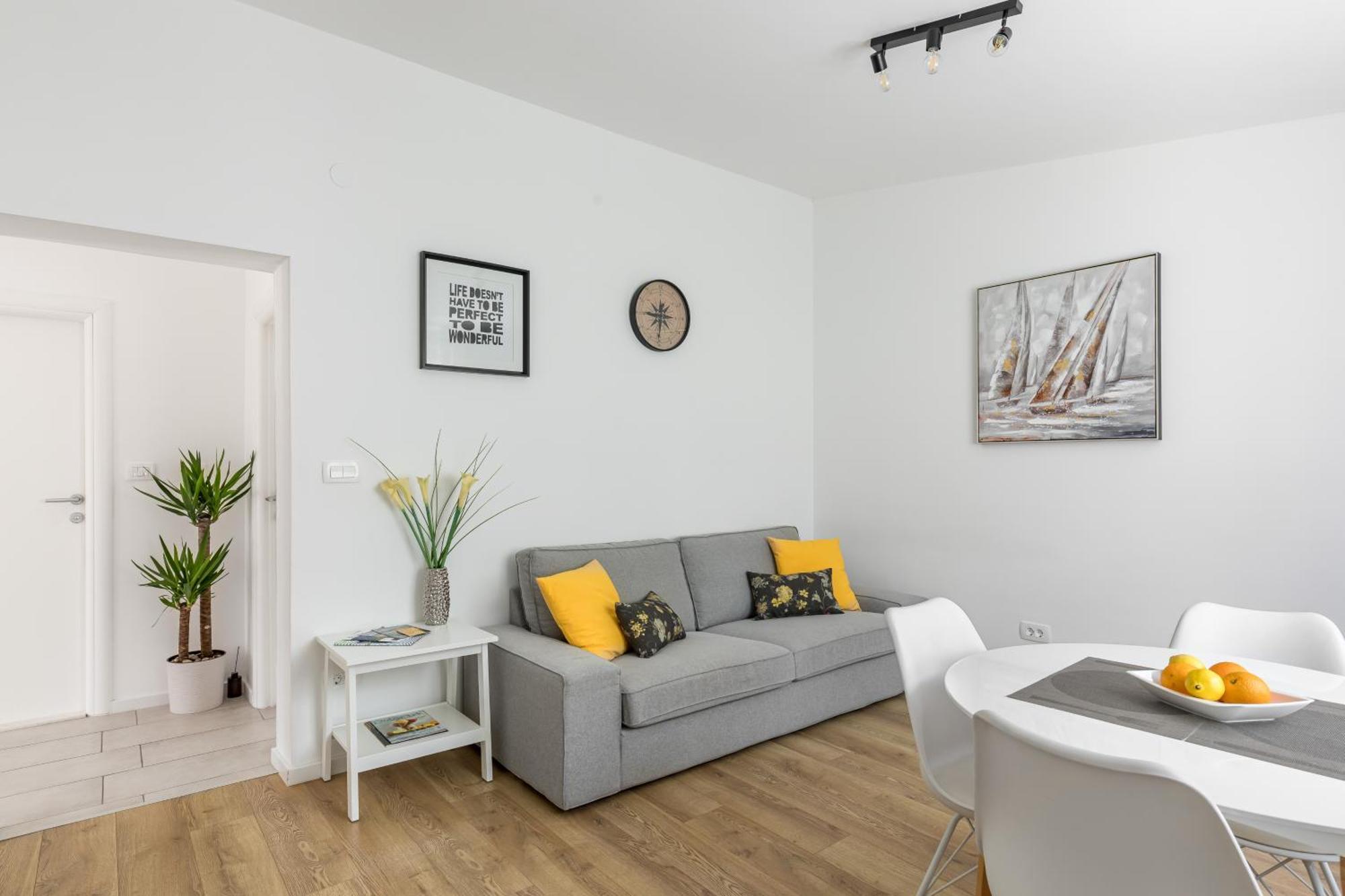 דירות ספליט Tonina - House With Terrace, Jacuzzi, Free Parking מראה חיצוני תמונה