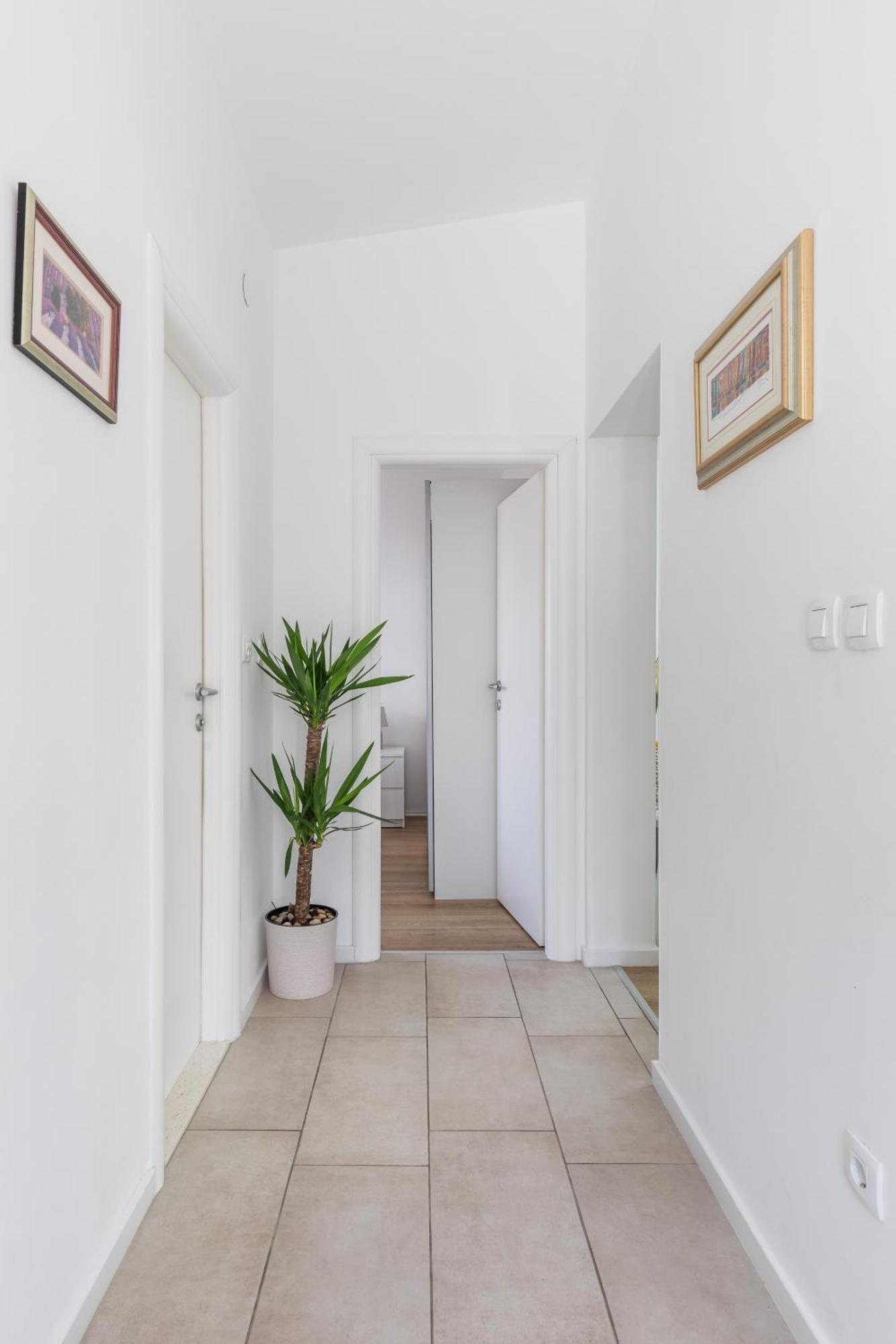 דירות ספליט Tonina - House With Terrace, Jacuzzi, Free Parking מראה חיצוני תמונה
