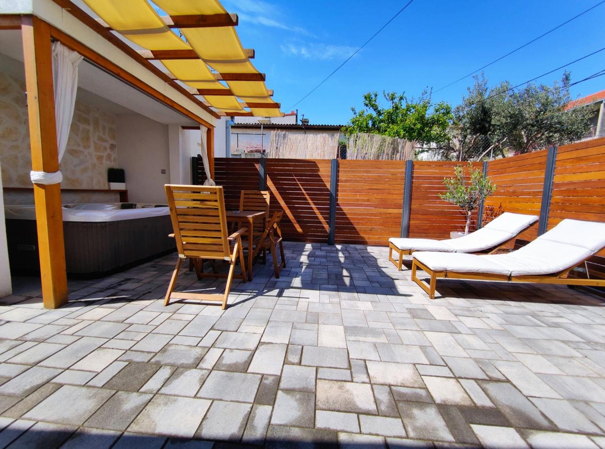 דירות ספליט Tonina - House With Terrace, Jacuzzi, Free Parking מראה חיצוני תמונה